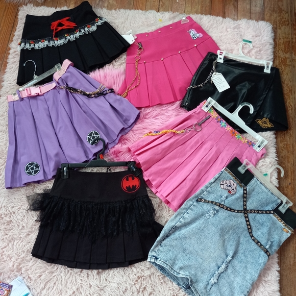 Whoa! U can now subscribe to your fave closets & be alerted when new items drop! - Picture 2 of 3